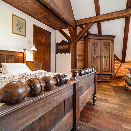 Dom Goscinny Stara Szkola Wysoka Wies Ngoại thất bức ảnh